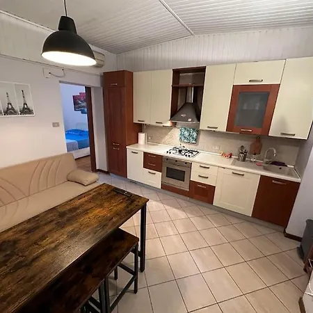 Lovely Central 2-Bedroom Apartment-2
